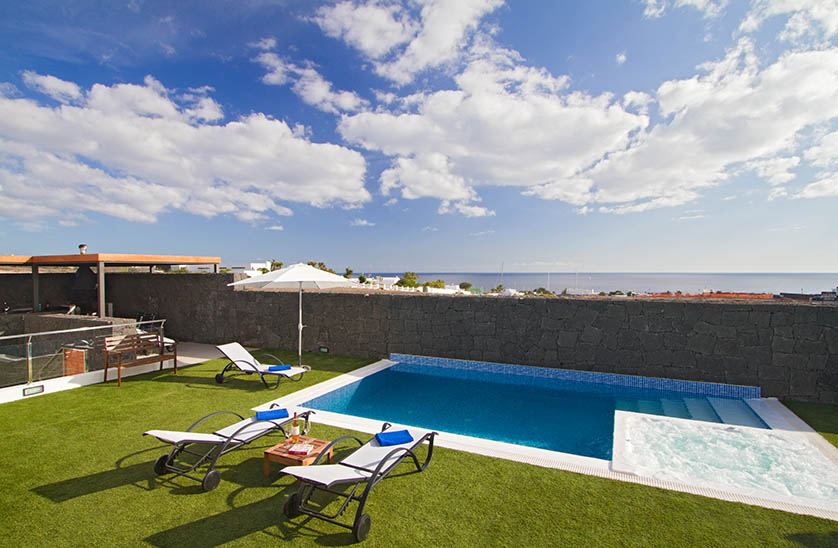 luxury villas lanzarote